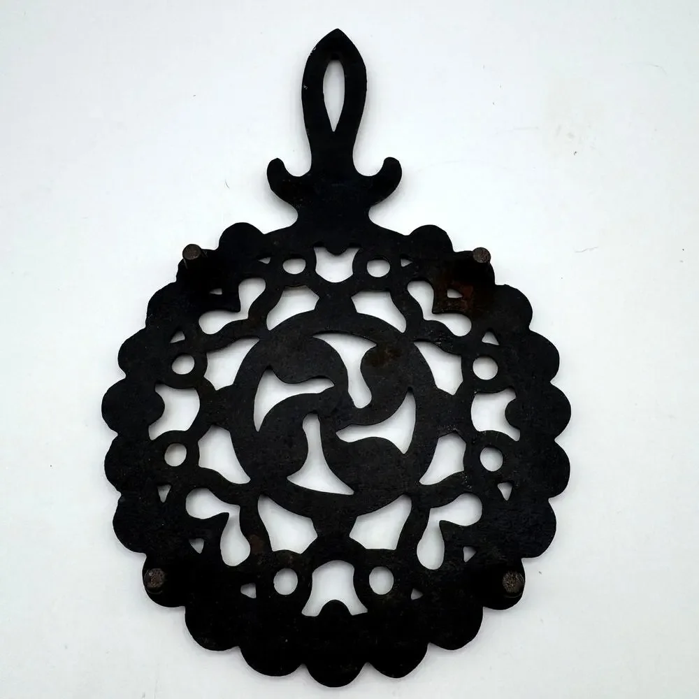 Vintage Wilton Trivet Cast Iron Wall Folk Art Dutch Decor Hand Painted Heart